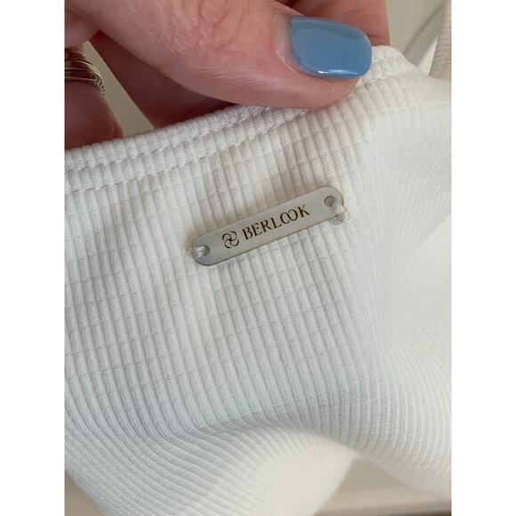 Berlook White Textured Plunge One-Piece Swimsuit NWT size large‎ - Picture 6 of 8